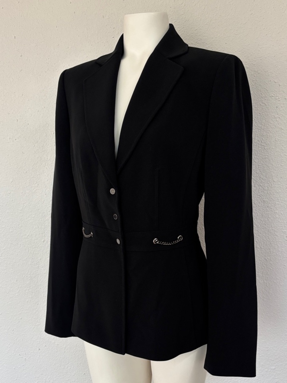 CLASSIC! Tahari Black Tailored Blazer with Silver Chain Accent